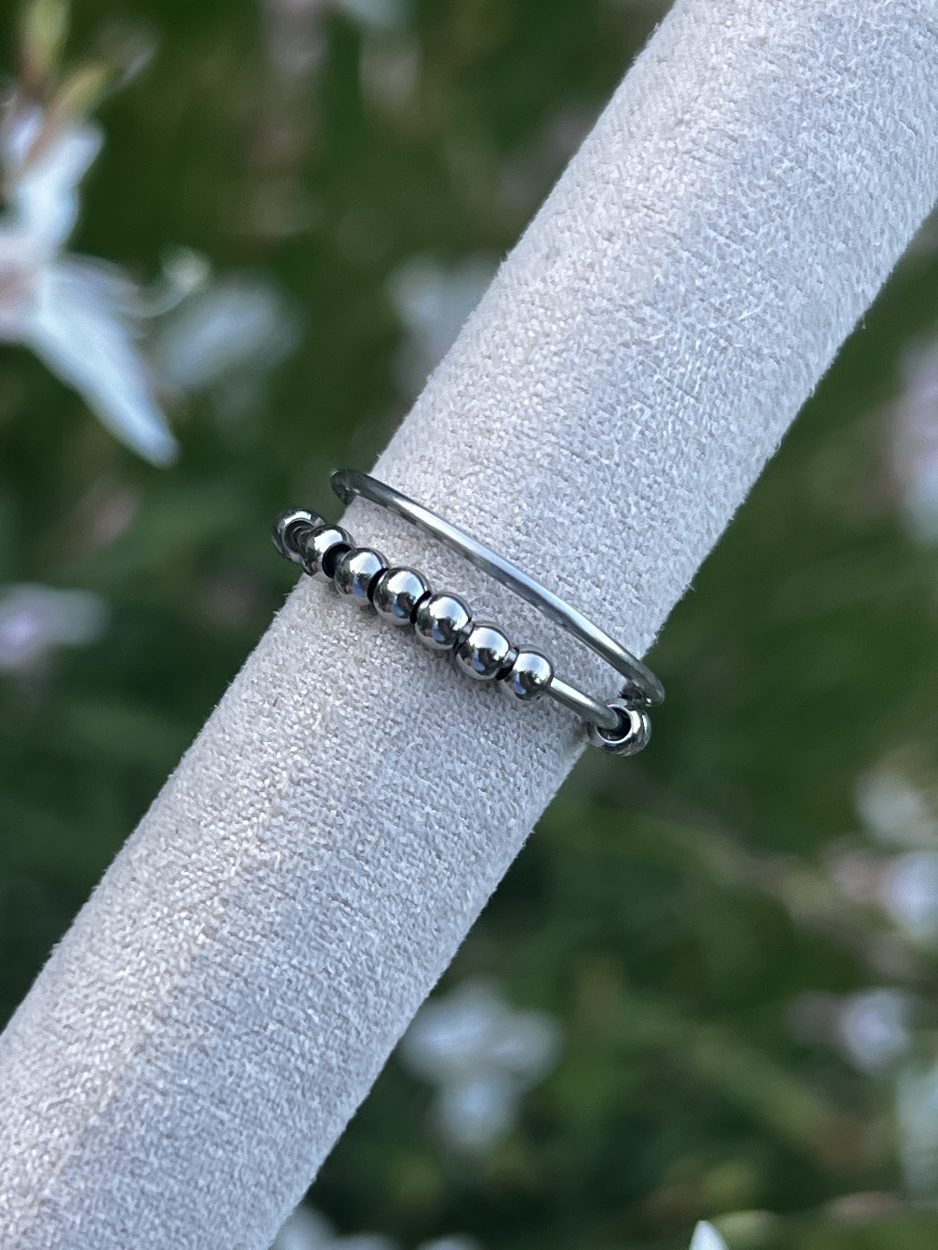 Bague tournante anti-stress perles mobiles